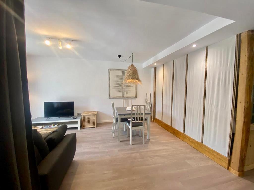 Ferienwohnung Luxury House Valencia D'Aneu Exterior foto